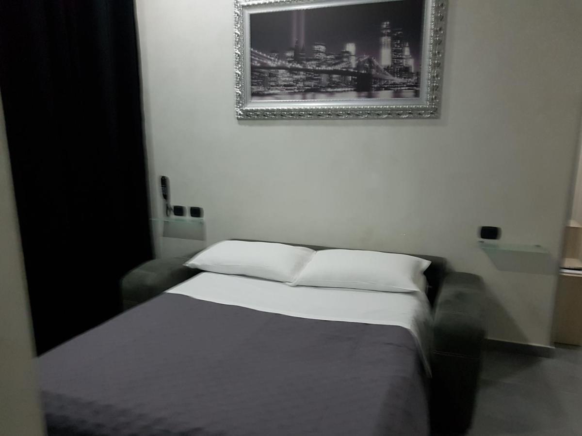 Hotel Taromy เนเปิลส์ ภายนอก รูปภาพ
